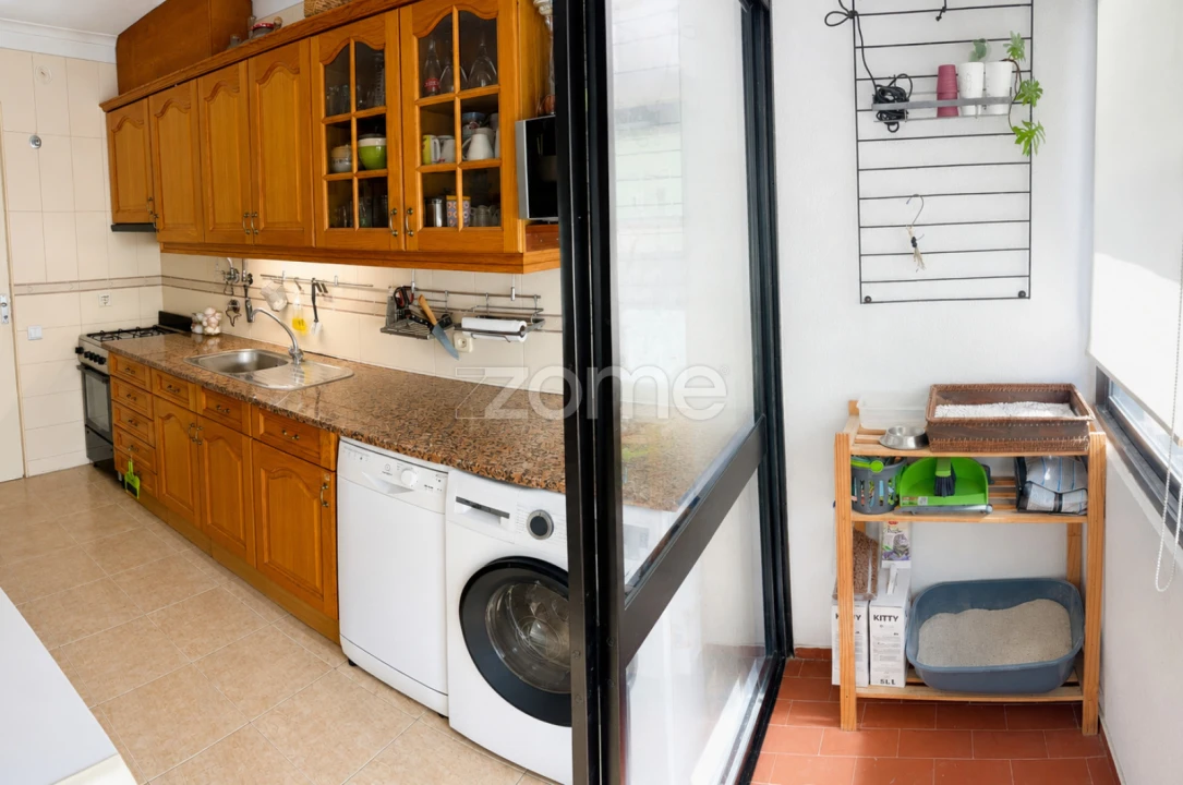 Apartamento T2 para Venda em São Domingos de Rana Foto 7