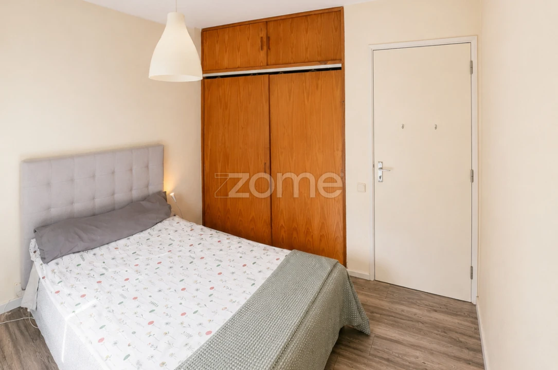 Apartamento T2 para Venda em São Domingos de Rana Foto 12