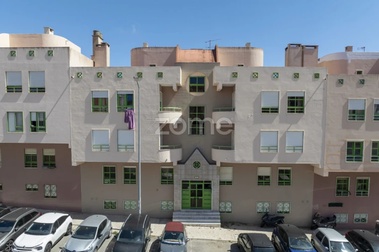 Apartamento T3 para Venda em Rio de Mouro Foto 18