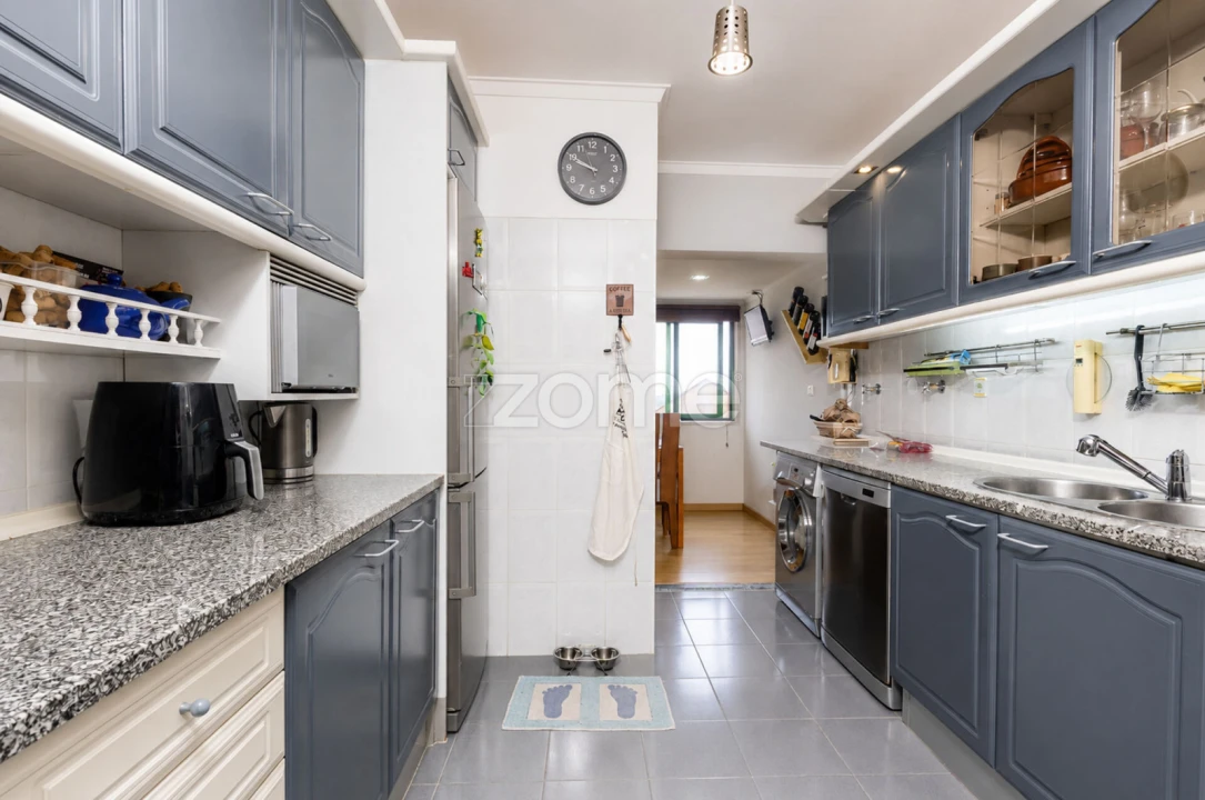 Apartamento T3 para Venda em Rio de Mouro Foto 5