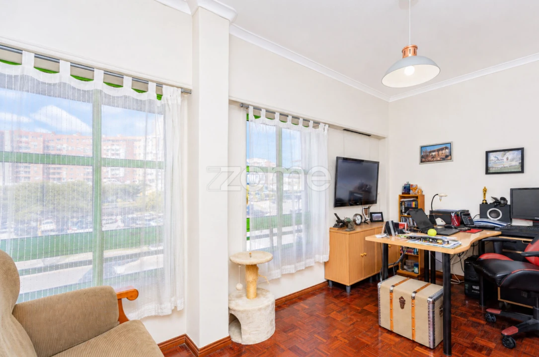 Apartamento T3 para Venda em Rio de Mouro Foto 15