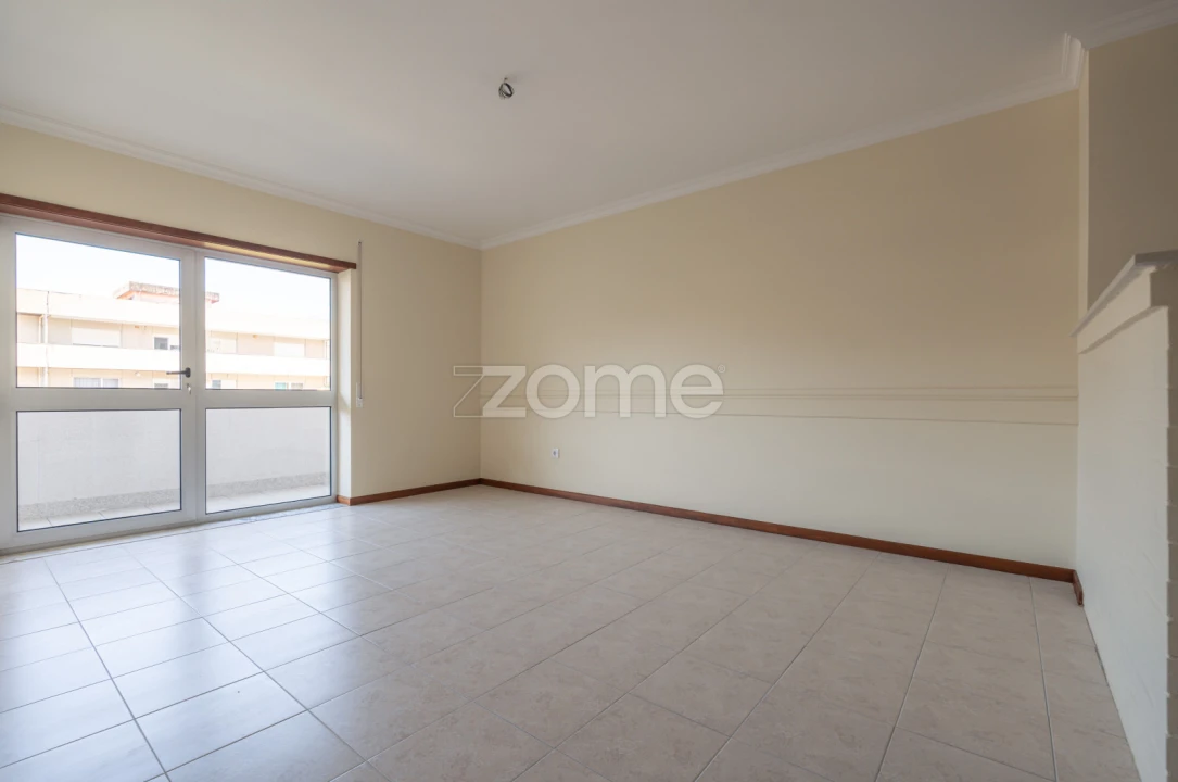 Apartamento T1 para Venda em Tamengos, Aguim e Óis do Bairro Foto 7