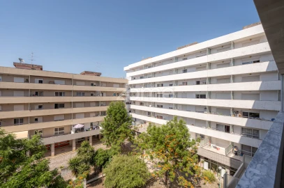 Apartamento T1 para Venda em Tamengos, Aguim e Óis do Bairro