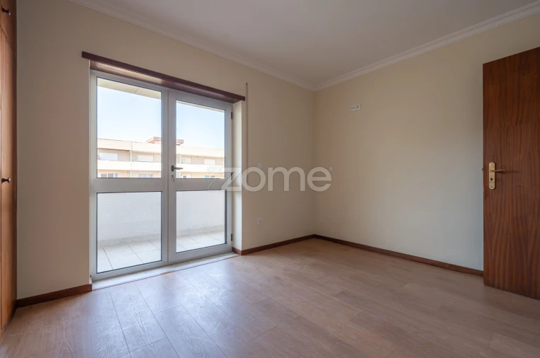 Apartamento T1 para Venda em Tamengos, Aguim e Óis do Bairro Foto 15