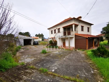 Moradia T4 para Venda em Geraz do Lima (Santa Maria, Santa Leocádia, Moreira), Deão