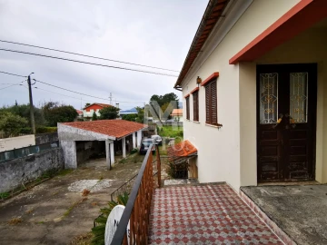 Moradia T4 para Venda em Geraz do Lima (Santa Maria, Santa Leocádia, Moreira), Deão