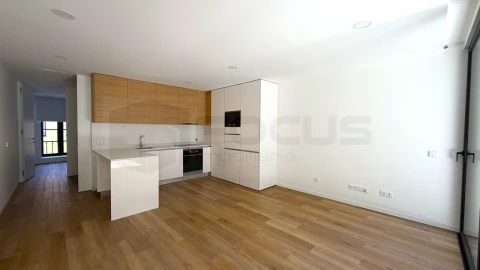 Apartamento T1 para Venda em Glória e Vera Cruz