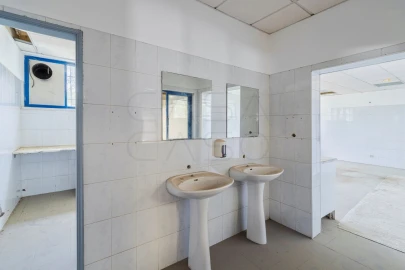 Armazém para Venda em Sado