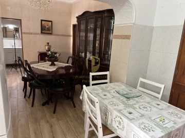 Moradia T3 para Venda em Moncarapacho e Fuseta