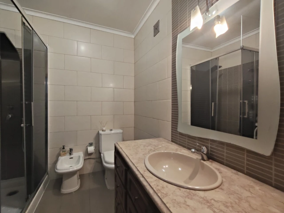 Apartamento T2 para Venda em Massamá e Monte Abraão Foto 11