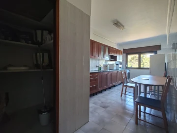 Apartamento T2 para Venda em Massamá e Monte Abraão