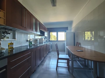 Apartamento T2 para Venda em Massamá e Monte Abraão