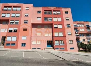 Apartamento T2 para Venda em Massamá e Monte Abraão