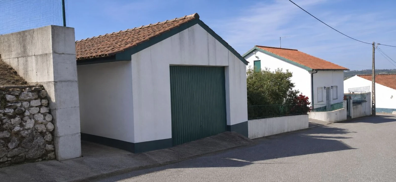 Moradia T2 para Venda em Chãos Foto 2