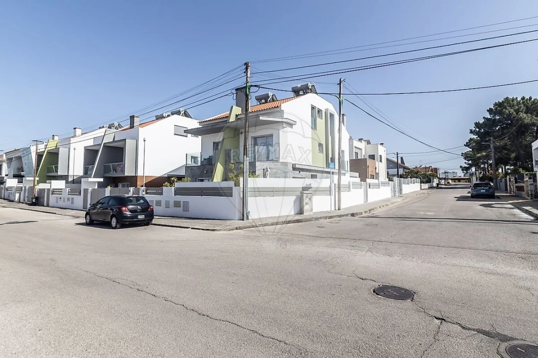 Moradia T3 para Venda em Fernao Ferro Foto 6