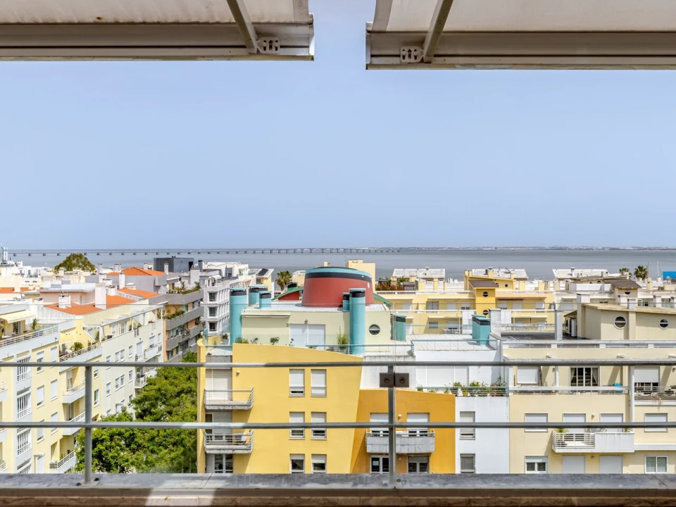 Apartamento T6 para Venda em Parque das Nações Foto 3