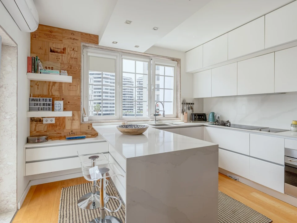 Apartamento T6 para Venda em Parque das Nações Foto 11