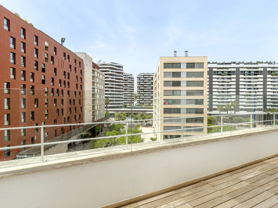 Apartamento T6 para Venda em Parque das Nações Foto 40