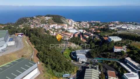 Terreno para Venda em Caniço