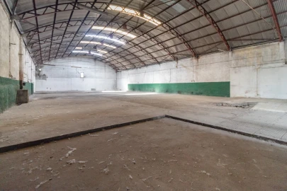 Armazém para Venda em Eiras e São Paulo de Frades