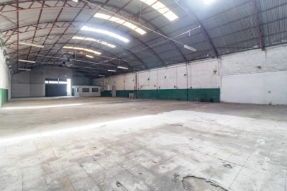 Armazém para Venda em Eiras e São Paulo de Frades