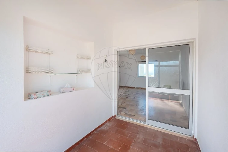 Apartamento T1 para Venda em Aljezur Foto 4