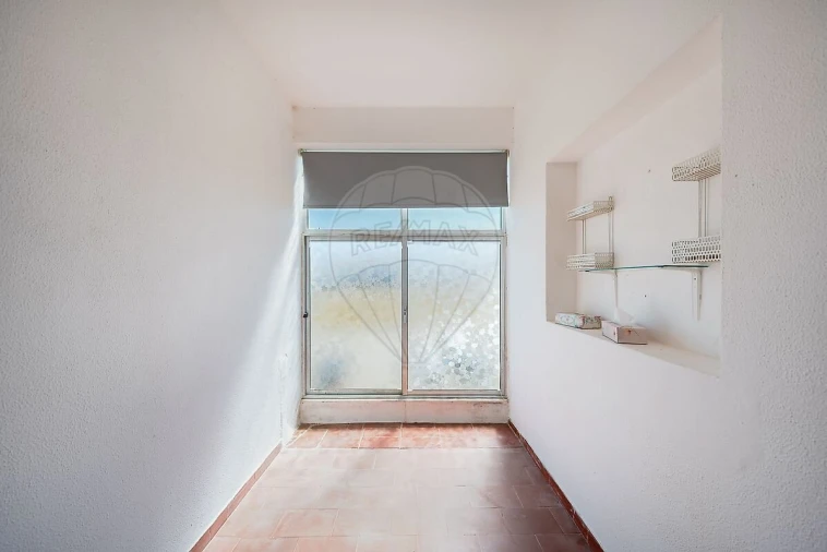 Apartamento T1 para Venda em Aljezur Foto 3