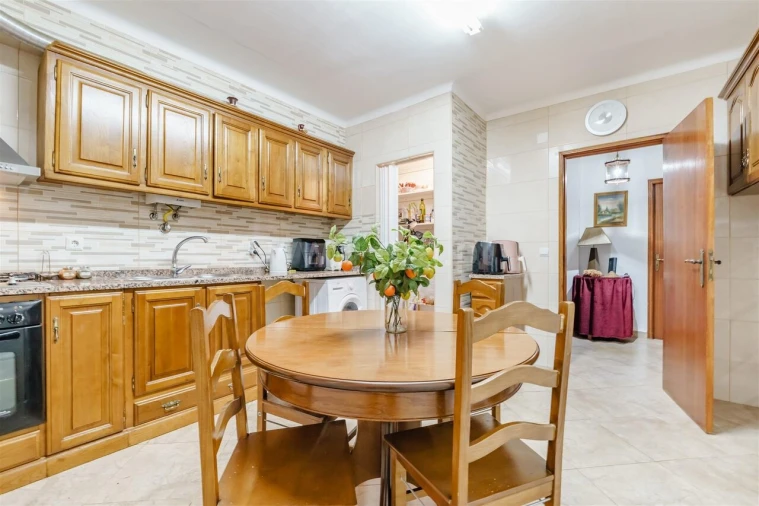 Apartamento T3 para Venda em Covilhã e Canhoso Foto 3