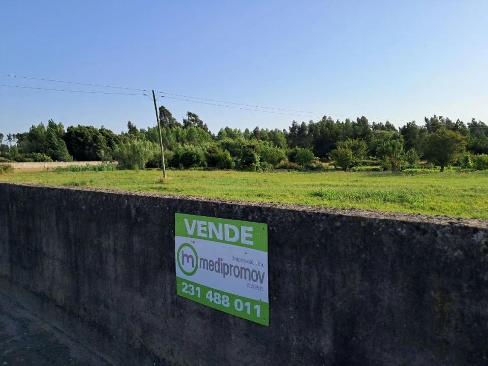 Terreno P/ Prédio para Venda em Mira Foto 1