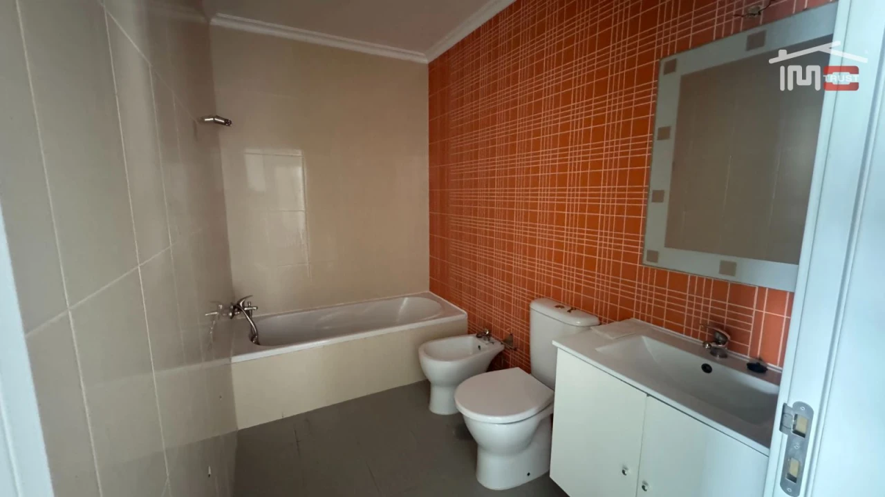 Apartamento T2 para Arrendamento em Fatima Foto 9