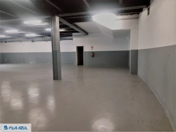 Armazém para Arrendamento em Moreira