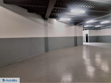 Armazém para Arrendamento em Moreira