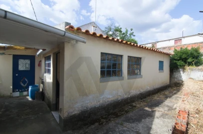 Moradia T2 para Venda em Carregueira