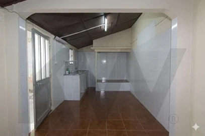 Moradia T2 para Venda em Carregueira