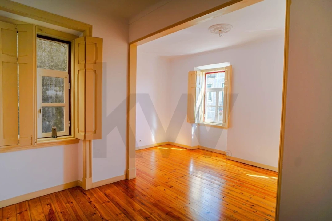 Apartamento T2 para Venda em Campolide Foto 1