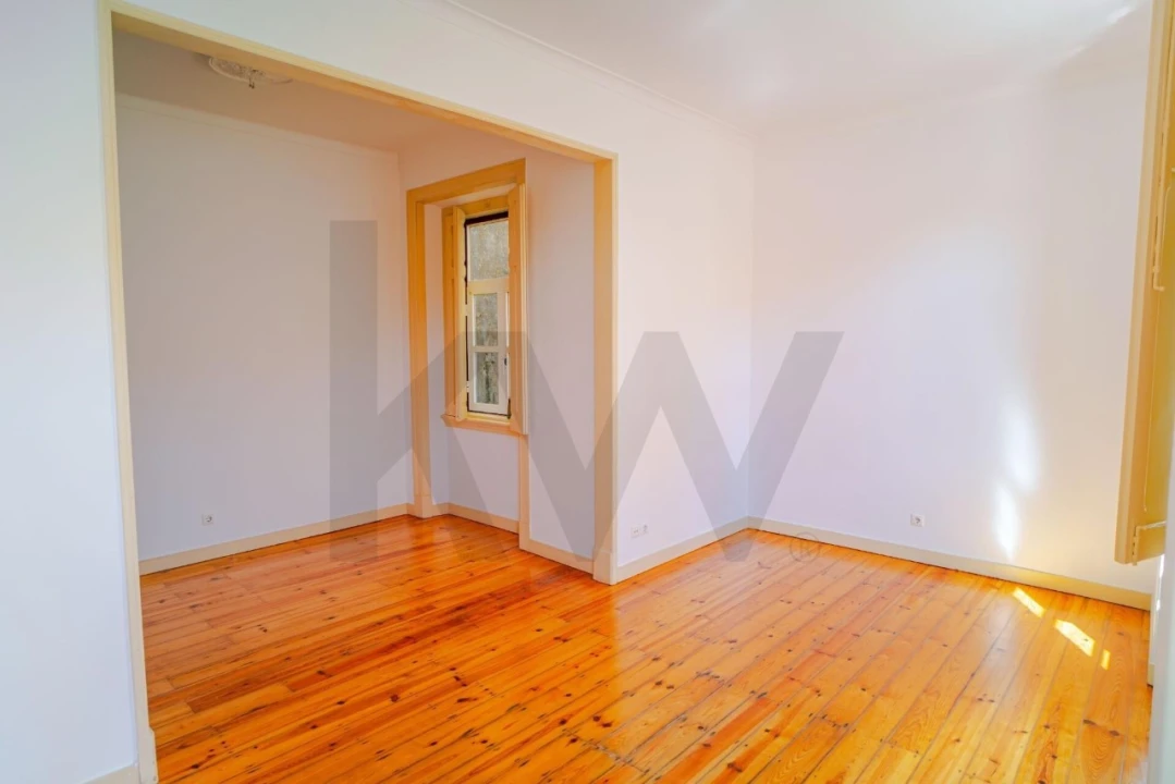 Apartamento T2 para Venda em Campolide Foto 3