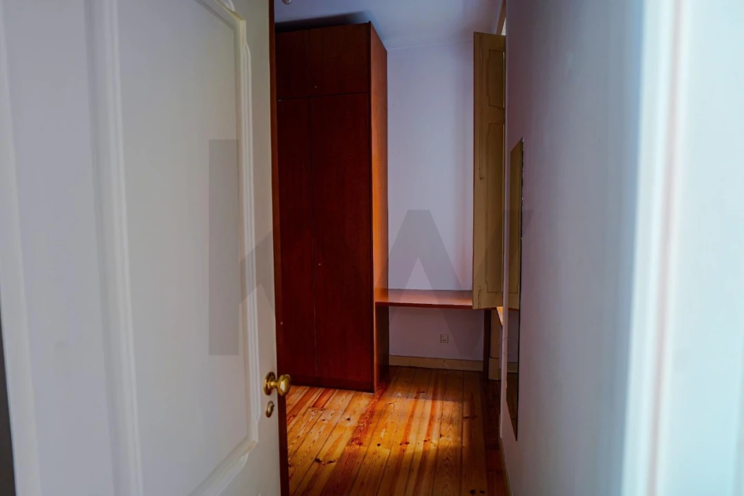 Apartamento T2 para Venda em Campolide Foto 8