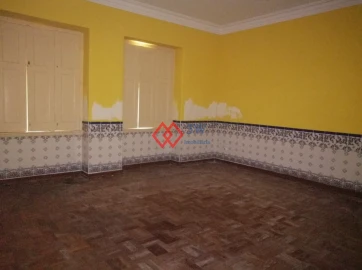 Moradia T7 para Venda em Mouriscas
