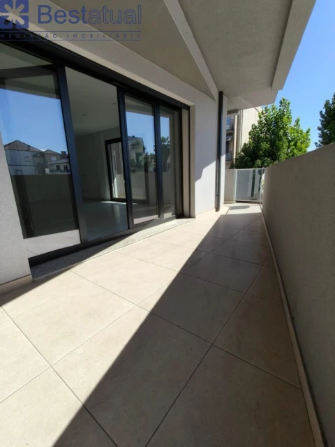 Apartamento T3 para Venda em Arco de Baúlhe e Vila Nune