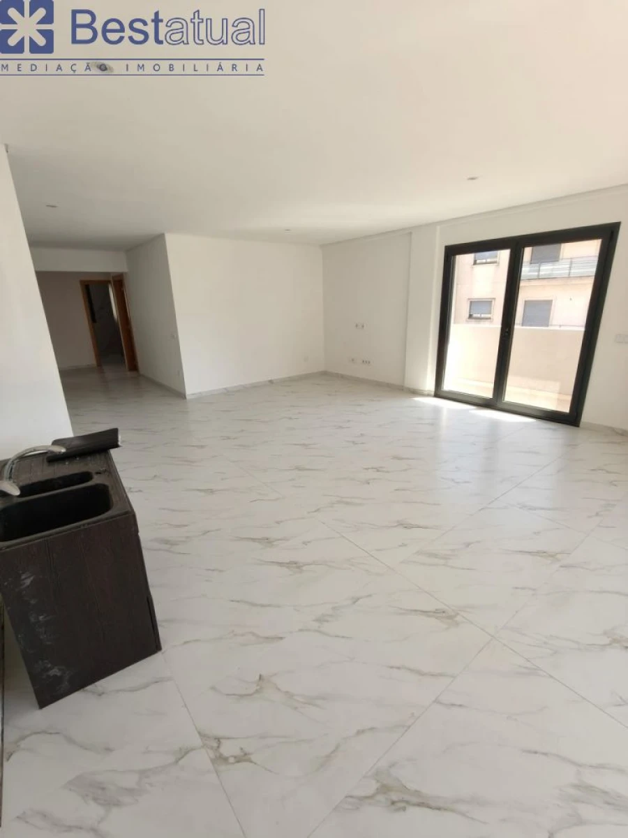Apartamento T3 para Venda em Arco de Baúlhe e Vila Nune Foto 9