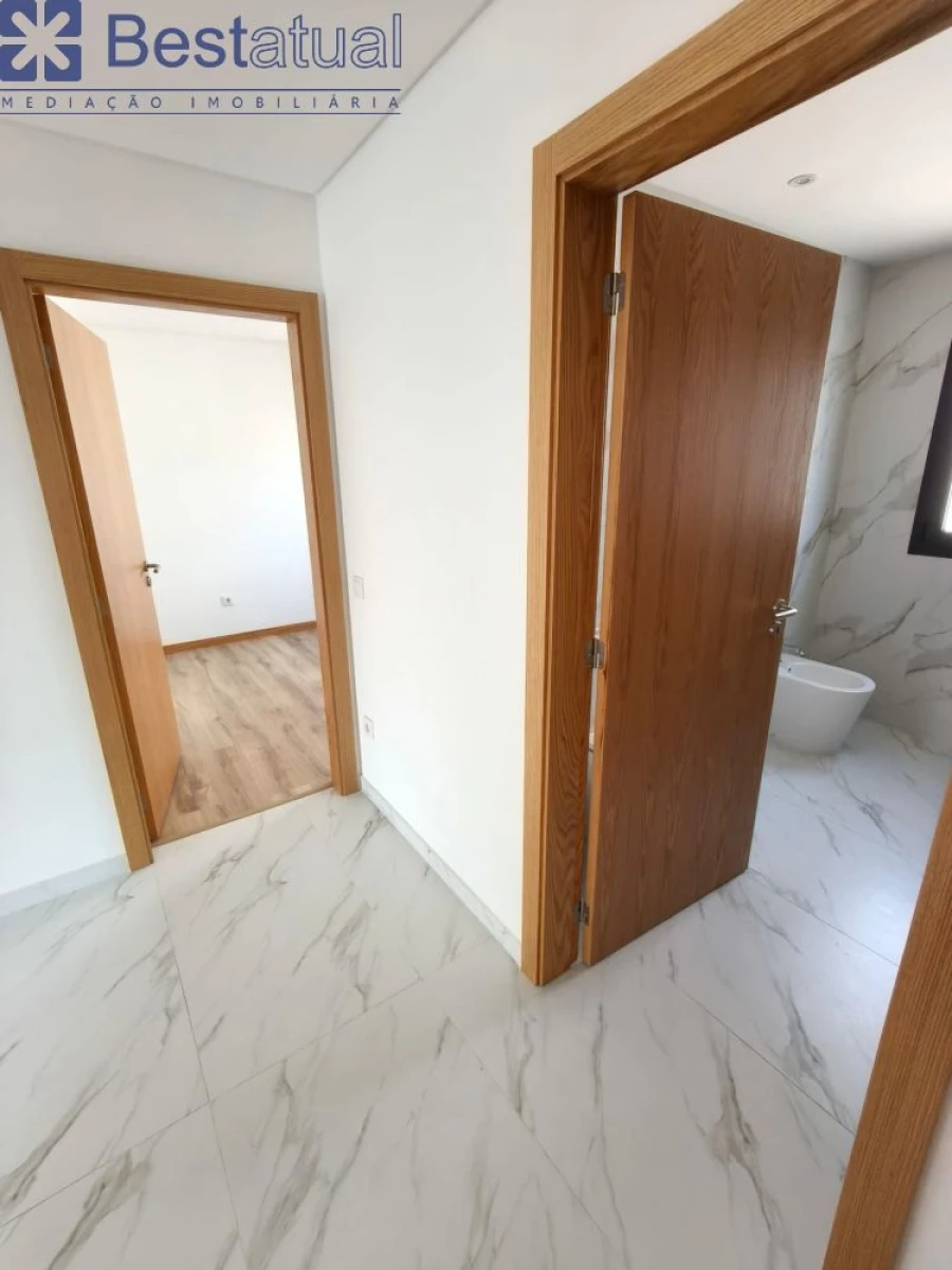Apartamento T3 para Venda em Arco de Baúlhe e Vila Nune Foto 24
