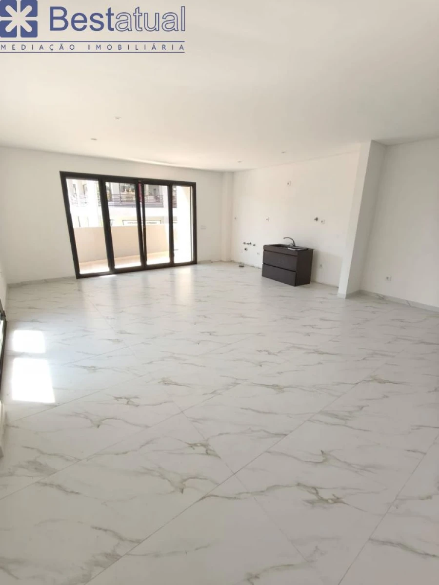 Apartamento T3 para Venda em Arco de Baúlhe e Vila Nune Foto 5