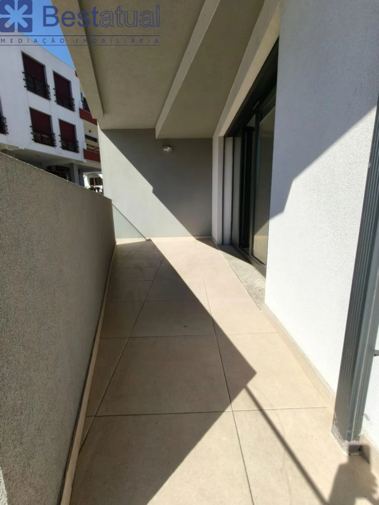 Apartamento T3 para Venda em Arco de Baúlhe e Vila Nune Foto 2
