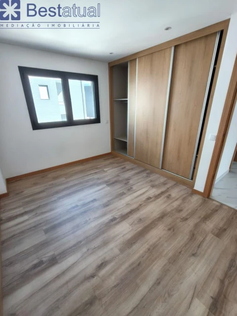 Apartamento T3 para Venda em Arco de Baúlhe e Vila Nune
