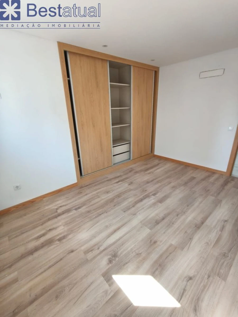 Apartamento T3 para Venda em Arco de Baúlhe e Vila Nune Foto 23