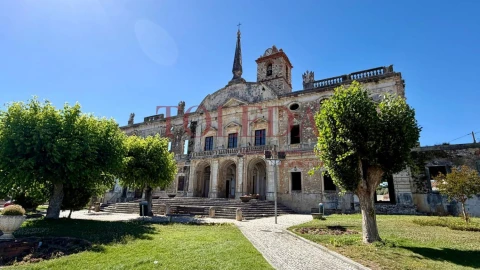 Moradia T2 para Venda em Manique do Intendente, Vila Nova de São Pedro e Maçussa