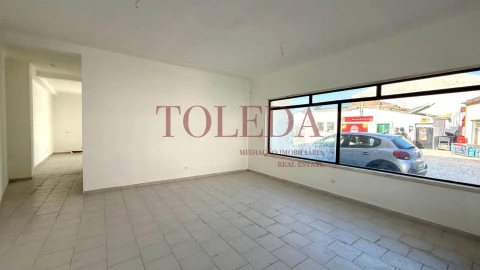 Moradia T2 para Venda em Manique do Intendente, Vila Nova de São Pedro e Maçussa