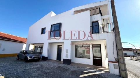 Moradia T2 para Venda em Manique do Intendente, Vila Nova de São Pedro e Maçussa