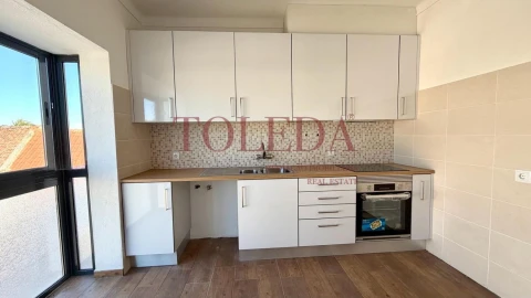 Moradia T2 para Venda em Manique do Intendente, Vila Nova de São Pedro e Maçussa