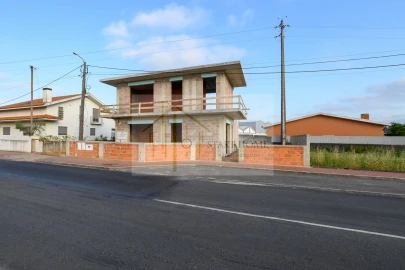 Moradia T3 para Venda em Brogueira, Parceiros de Igreja e Alcorochel